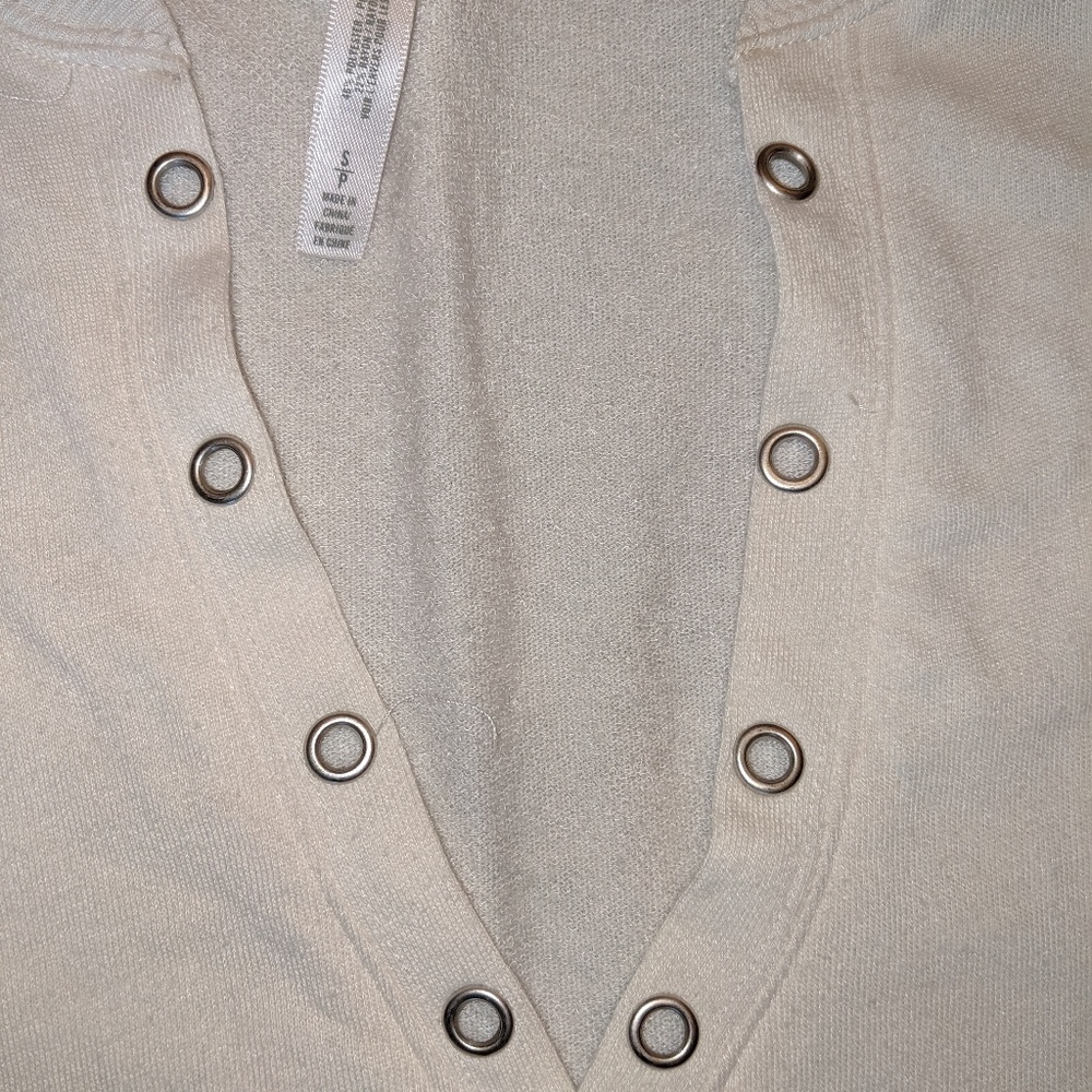 LIGHT CREAM LACE UP CROPPED SWEATSHIRT - Picture 7 of 8
